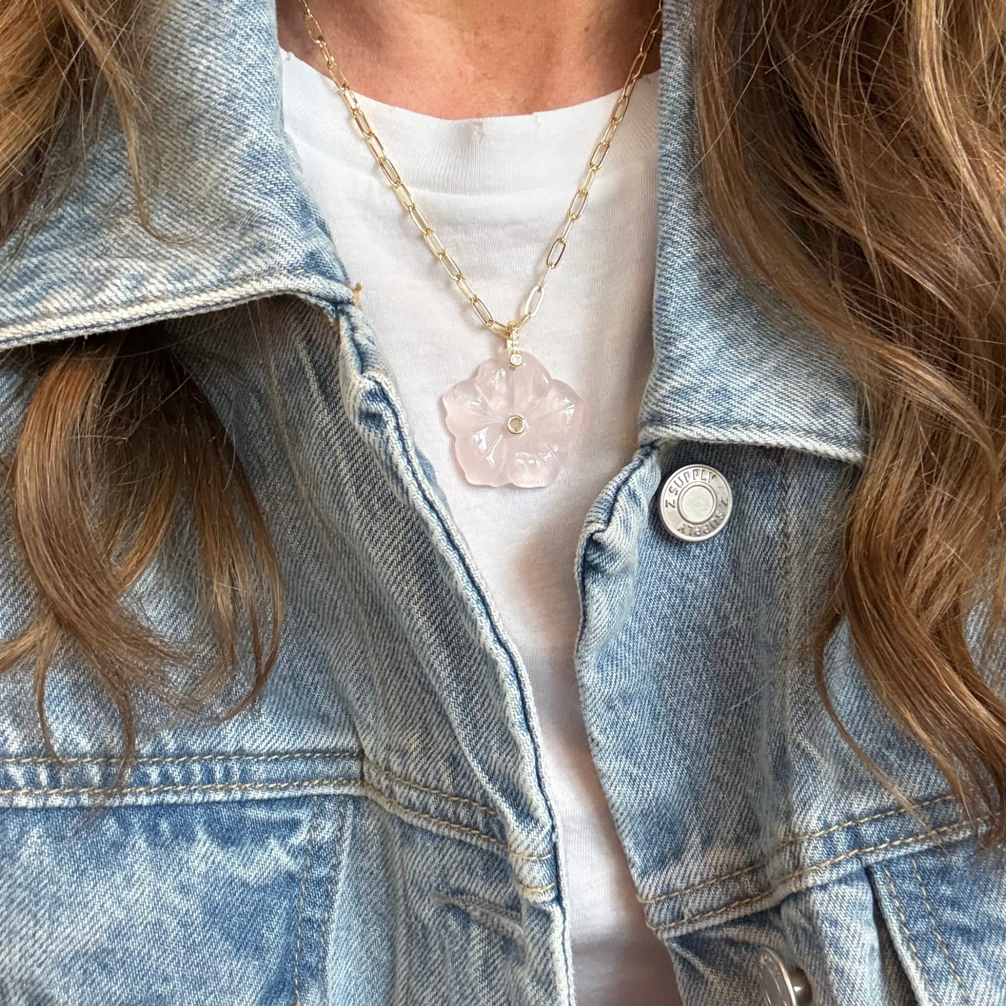 Paperclip gold chain - Rose Quartz Flower