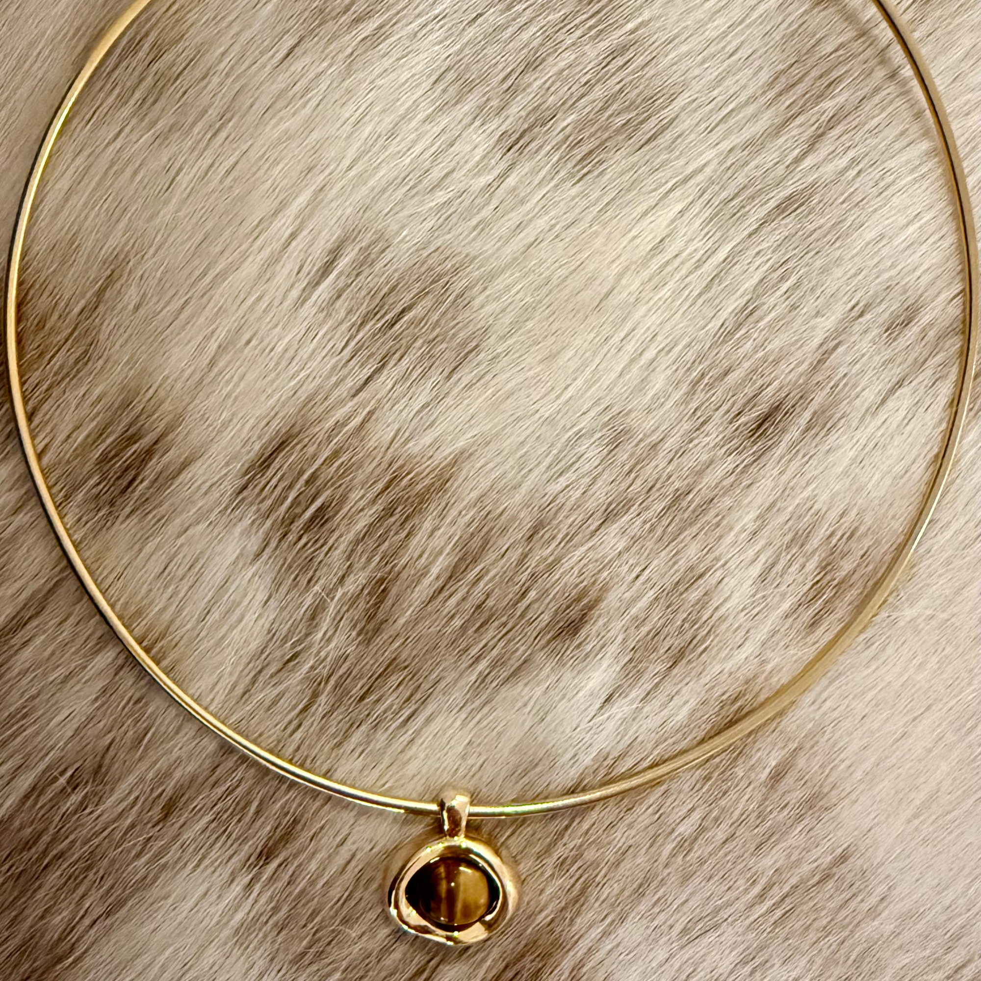 Gold Choker - Tiger Eye Button