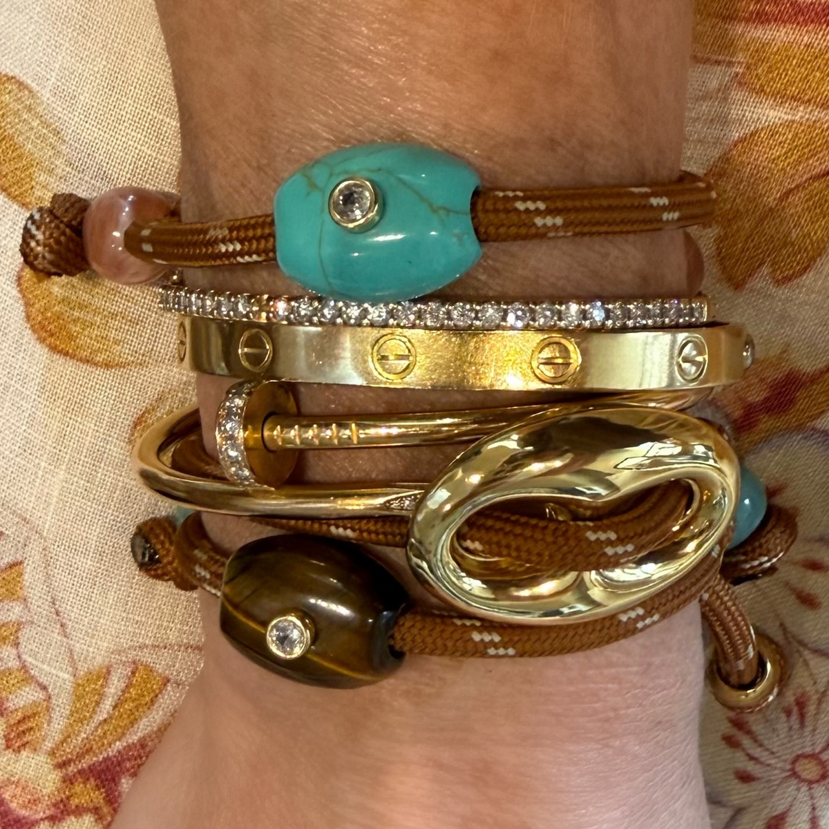 Light Brown Paracord with Turquoise Bead