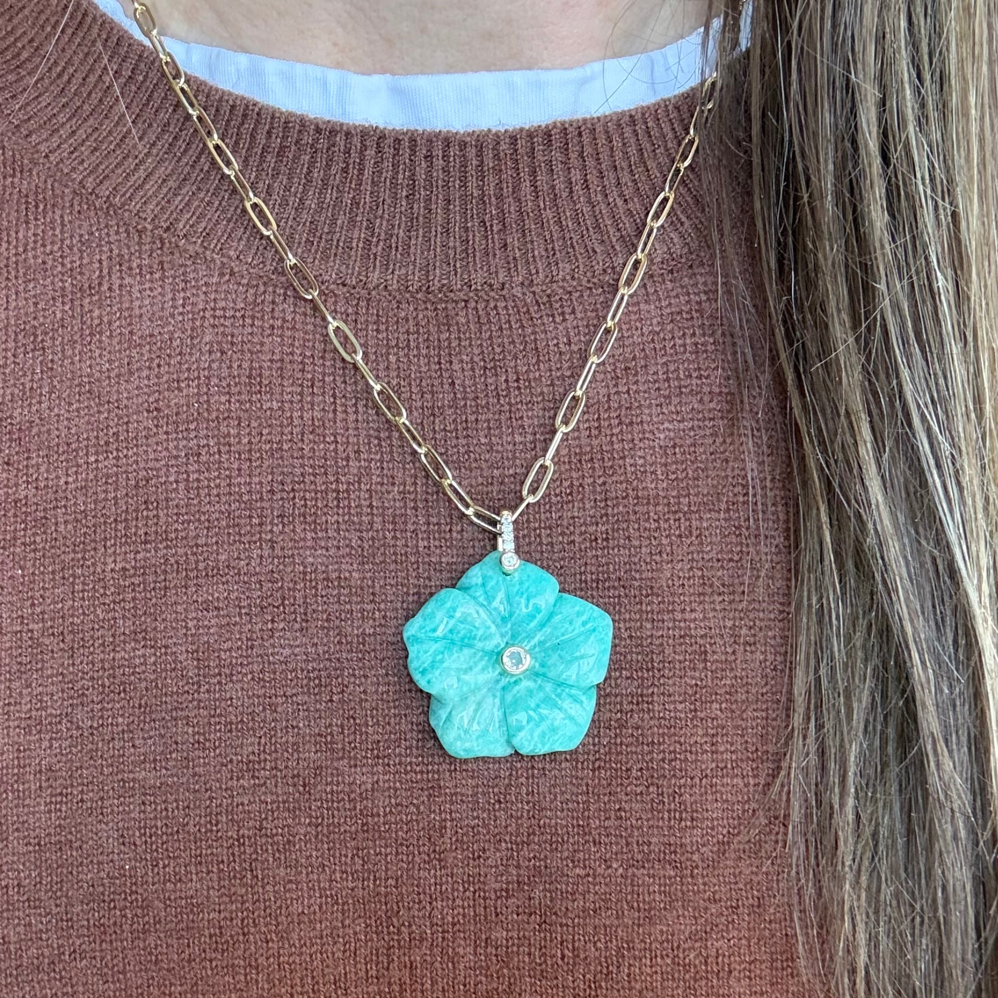 Paperclip gold chain - Amazonite Flower